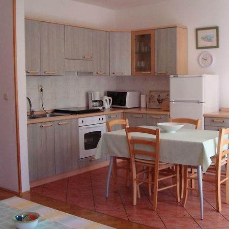 Apartment Branko With Free Parking Ičići Eksteriør billede