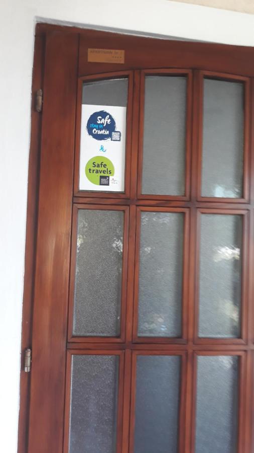 Apartment Branko With Free Parking Ičići Eksteriør billede