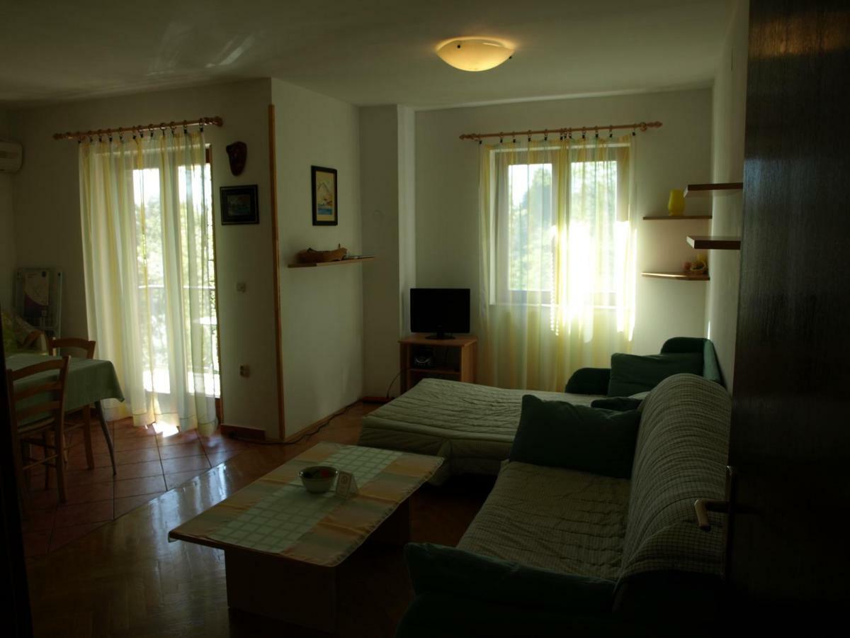Apartment Branko With Free Parking Ičići Eksteriør billede