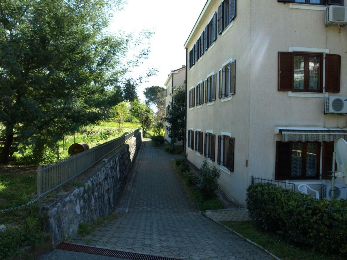 Apartment Branko With Free Parking Ičići Eksteriør billede