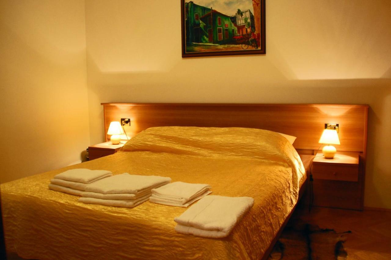 Apartment Branko With Free Parking Ičići Eksteriør billede