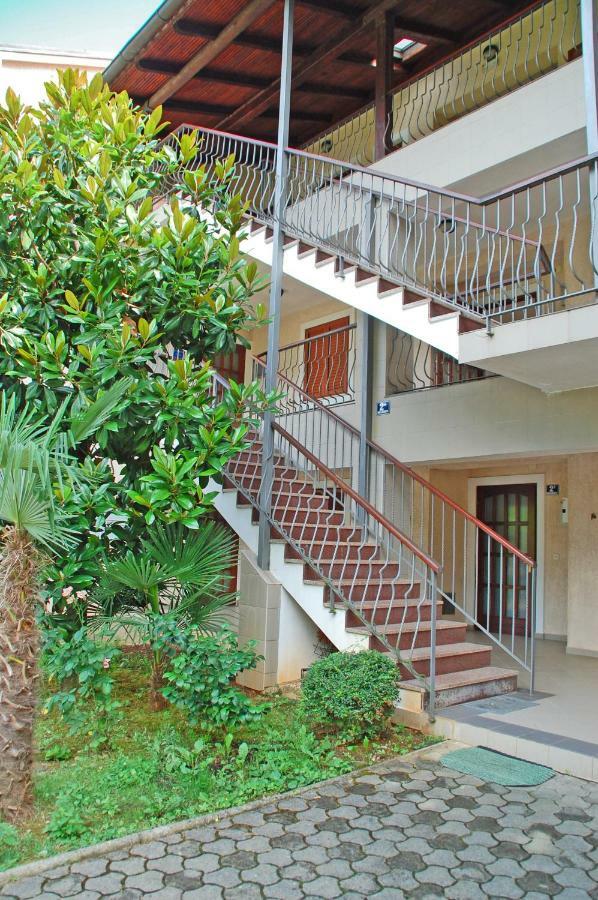 Apartment Branko With Free Parking Ičići Eksteriør billede