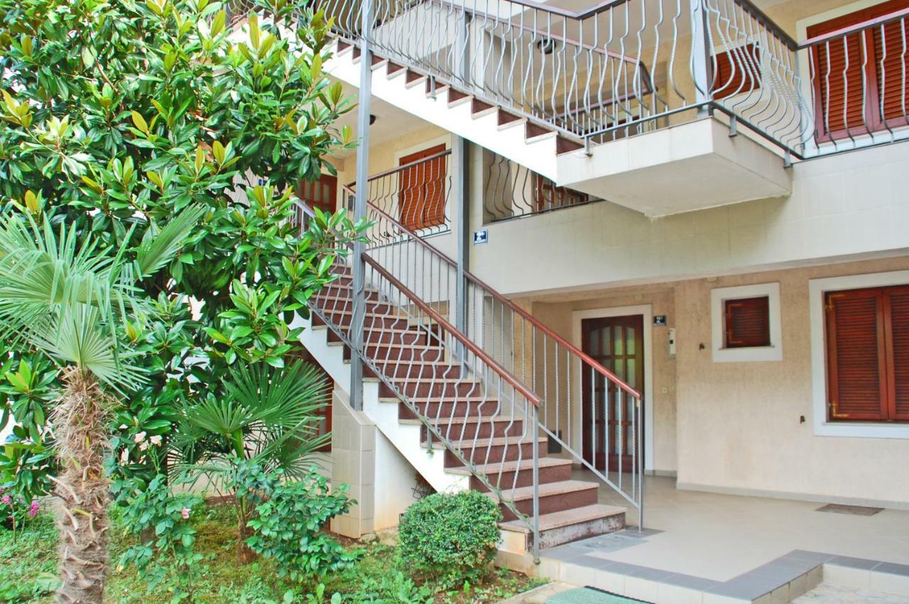 Apartment Branko With Free Parking Ičići Eksteriør billede