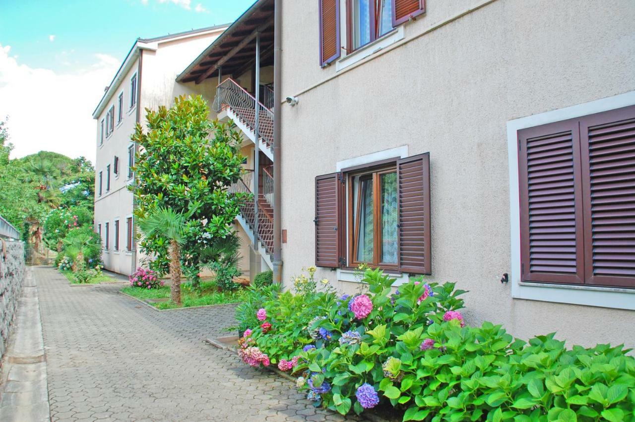 Apartment Branko With Free Parking Ičići Eksteriør billede