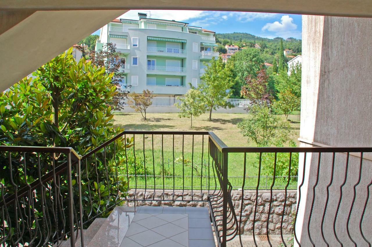 Apartment Branko With Free Parking Ičići Eksteriør billede